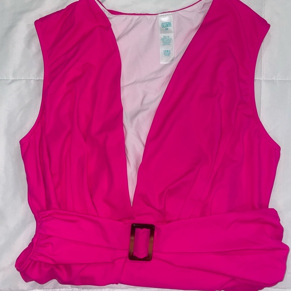 Swimsuit - Picture 3 of 5